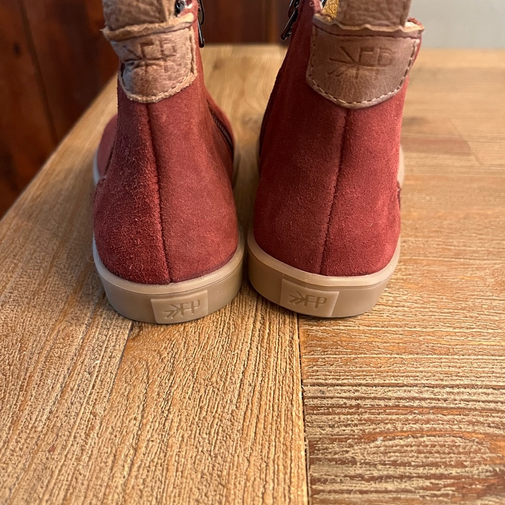 Freshly Picked Chelsea Boot - Picture 3 of 6